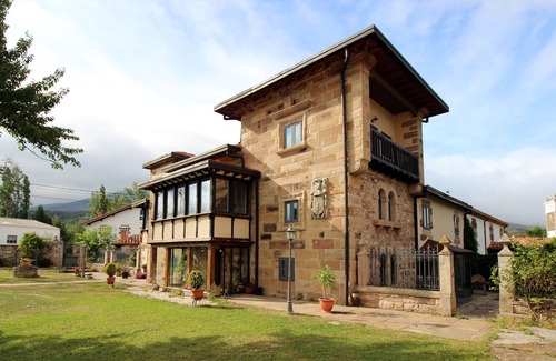 Hermandad de Campoo de Suso House | Casa Rural (full rental) Las Casonas de Don Pedro for 20 people