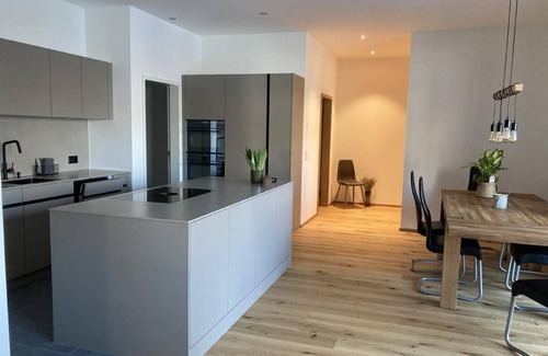 Laax Apartment | "Casa Riva" holiday flat with mountain and lake views