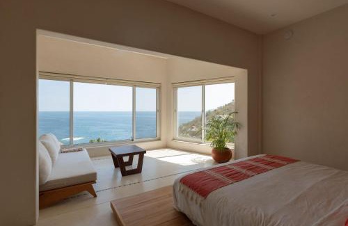 Puerto Angel House | Casa Roni by Xeno - 5 Bedroom Luxury Villa with Ocean View