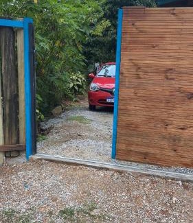 Rio das Pacas House | Casa simples na mata e pé na areia