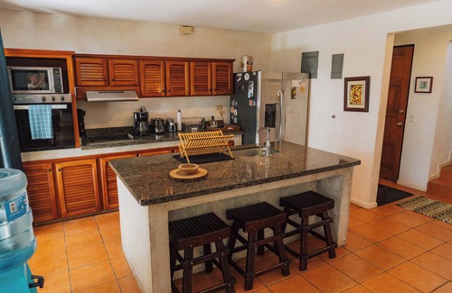 Esterillos Oeste House | Casa Tres Pochotes - Beach Front Paradise