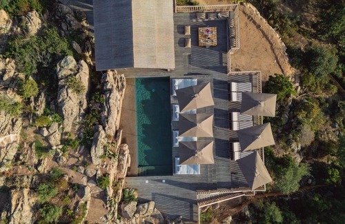 Olmeto House | Casa Urizonti - Where the sea meets the horizon