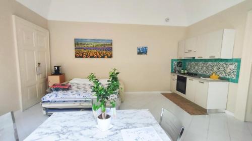 Meta Apartment | Casa vacanza "Nonna Matilde" a Meta di Sorrento, 600mt dal mare, casa per 4