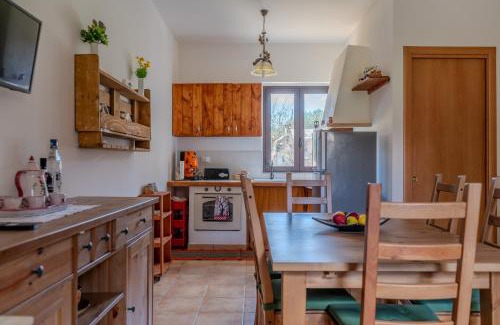 Pedace House | Casa Vacanze in montagna con Vista e Giardino Privato