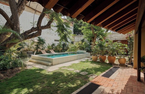Ruta Independencia House | Casa Verde Pool AC & Garden in Historic Center