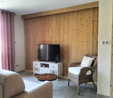 Saint-Martin-de-la-Porte Apartment | Casabert T2 Glycine Quiet and harmonious