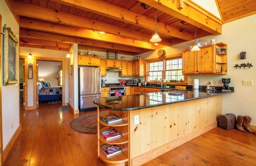 Cullowhee Cabin | Casablanc - Stunning Mountain Cabin Near WCU