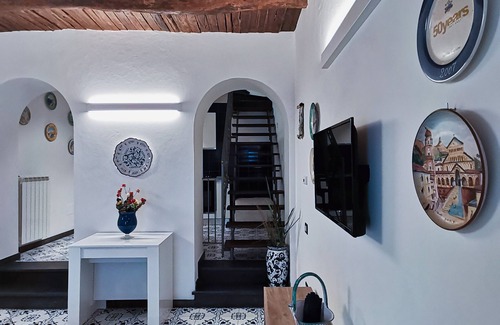 Pucara Apartment | CASAGIUGIUside Vietri's main street with traditional ceramics, restaurants