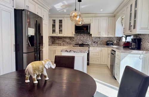 Newtonbrook House | CasaMama-The Family Nest