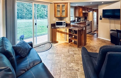 Adelma Beach House | Casita Cozy Cottage Nestled in a Wooded Retreat