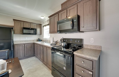 Cassopolis Cabin | Cassopolis Cabin w/On-Site Fishing Pier!