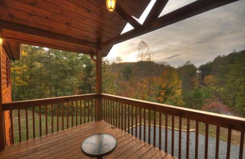 Cherry Log Villa | Castle Creek Hot tub nearby creek gas fireplace