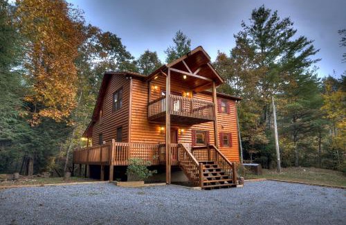 Cherry Log Villa | Castle Creek Hot tub nearby creek gas fireplace