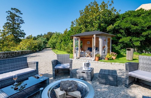 Saltash House | Castle in Tamar with Pool and Gardens