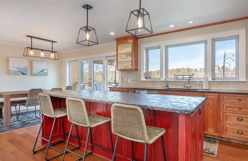 Brunswick House | Castle Rock, 1 mile to Bowdoin College