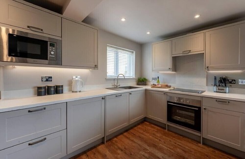 Bamburgh Cottage | CASTLE VIEW (BAMBURGH), pet friendly, with a garden in Bamburgh