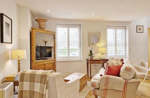Chichester House | Castleton , Chichester