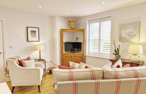 Chichester House | Castleton , Chichester