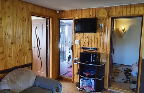 Vama House | Casuta Alesia & David, relaxare la poalele Raraului