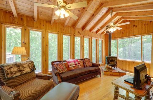 Vein Mountain House | Cataloochee Ski Day Trips! Hot Tub Haven in Marion
