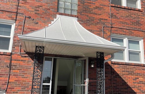 Joslyn Castle Apartment | Cathedral View, Walk to UNMC, Pet Friendly