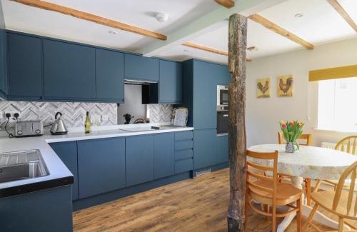 Cardigan House | Cattle Tree Cottage