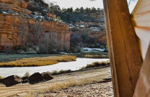 Kanab Cabin | Cave Lakes Canvas Cabin Deluxe Suite #3 (Sleeps 6)