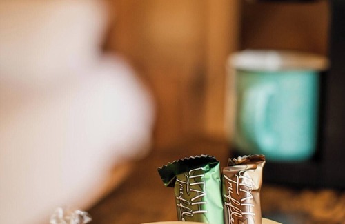 Kanab Cabin | Cave Lakes Canvas Cabin Suite with Soaker tub #1