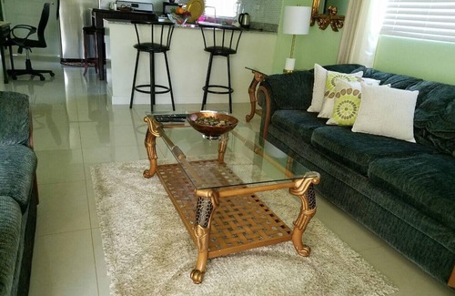 Kingston House | Caymanas Estates Villa!