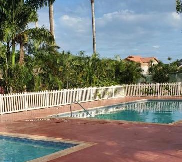 Kingston Villa | Caymanas vacation With pool