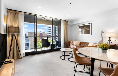 Adelaide Central Business District Apartment | CBD 1BR Apt-104 North Terrace-Walkable/CityView