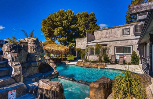 Spring Valley House | CC Upgraded 9BD/8BA Villa Near Vegas Strip-3.6mi