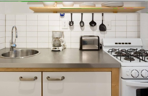 Brookwood Apartment | CCF Enjoy a Full Kitchen in an Affordable Studio Near Peachtree Street