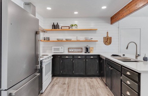 Coeur d'Alene House | CDA ID. Sanders Beach! Best Location! Newly Remodeled Addition! Pet Friendly.
