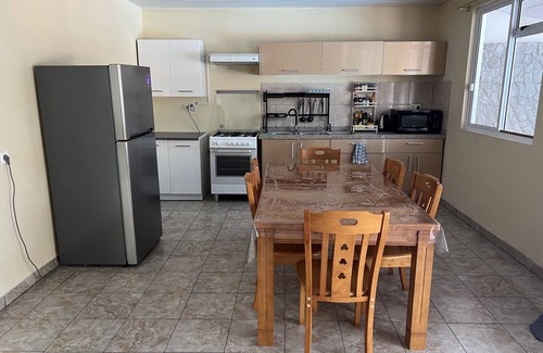 Tahiti House | Ce Logement Familial est à 5 Minutes à Pied de Divers Sites et Commodités