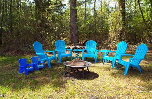 Lusby House | Cedar Beach Lodge is a beautiful, comfy, all-season home on the Chesapeake Bay