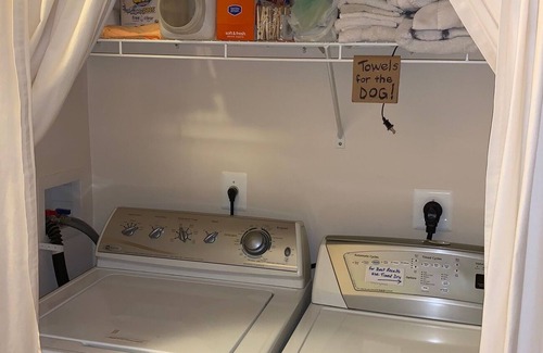 Lusby House | Cedar Beach Lodge is a beautiful, comfy, all-season home on the Chesapeake Bay