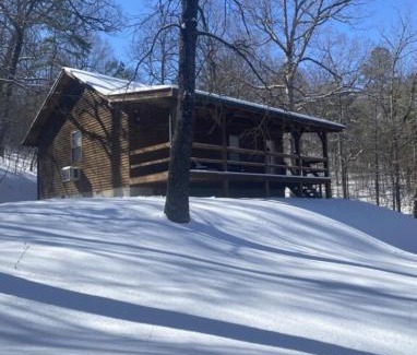 Eureka Springs House | Cedar Creek Cabins #1 - Giant Spa Tub, Large Wooded Porch, Full Kitchen, 1 Bedroom