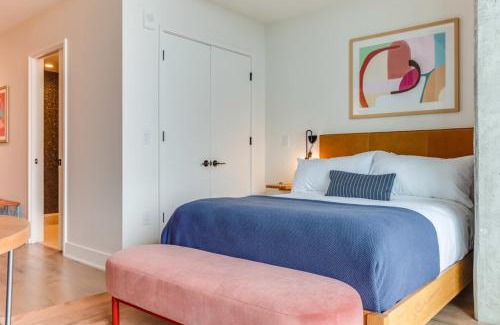 Rainey Street Historic District House | Cedar Door by AvantStay Brand New Condo Room in Austin w Amazing Amenities