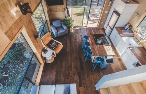 Dripping Springs Apartment | Cedar Hollow, Hill Country cabin w/ Loft & Light