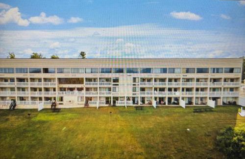 Weirs Beach Apartment | Cedar Lodge Condo with Private Balcony & Full Kitchen