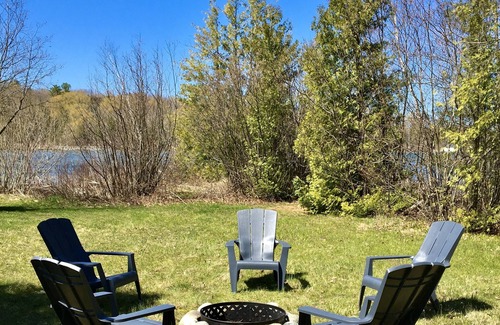 Lake Leelanau House | Cedar Lodge/Lake Leelanau/Lakefront Retreat on Private Peninsula