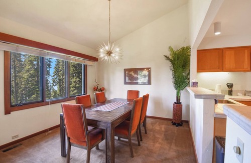 Tahoe Woods Condo | Cedar Point Condo with Buoy & Pool