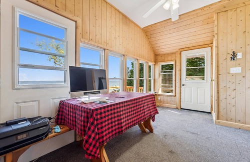 Dyer's Bay House | Cedar & Stone is a TICO licenced serene waterfront escape in exclusive Dyers Bay. Nestled between Georgian Bay and the Niagara Escarpment, this stylishly renovated cottage offers peaceful mornings, cozy evenings, and nature right at your doorstep.