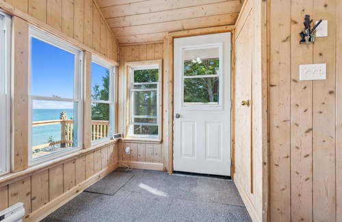 Dyer's Bay House | Cedar & Stone is a TICO licenced serene waterfront escape in exclusive Dyers Bay. Nestled between Georgian Bay and the Niagara Escarpment, this stylishly renovated cottage offers peaceful mornings, cozy evenings, and nature right at your doorstep.