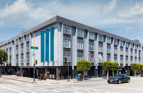 Fisherman's Wharf Apartment | Celebrate San Francisco Pride 2024 at the Marriott Pulse 6/28-7/1, sleeps 4