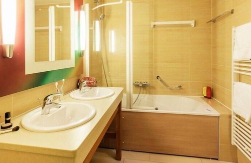 Chaumont-sur-Tharonne House | Center Parcs - Domaine des Hauts de Bruyeres - Premium Eden Cottage 8 Persons 5 Rooms