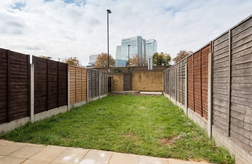 Canary Wharf Apartment | Centra Wharf