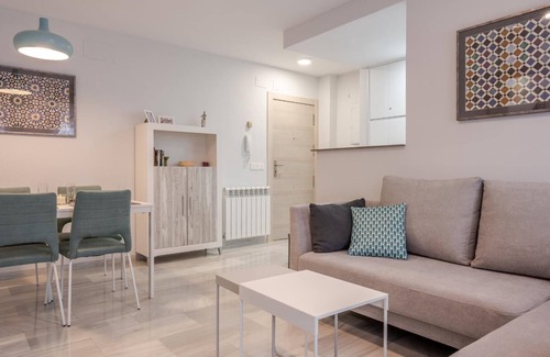 Cervantes Apartment | Central and modern apartment with Parking and FREE WIFI