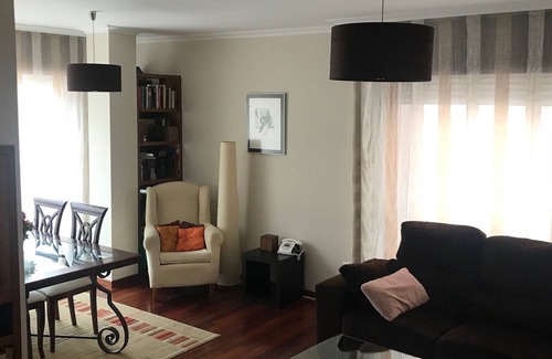 O Grove Apartment | Central apartment with 3 bedrooms, all exterior and garage included.